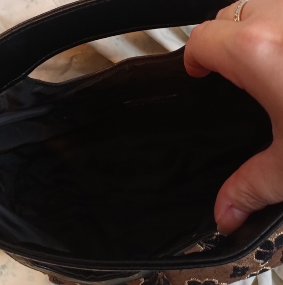 ⭐Apt.9 clutch⭐ (bundle 2 listing's with a ⭐ for $15.00) - Picture 3 of 7